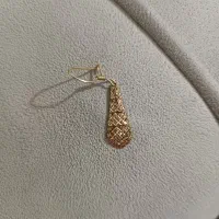 لنگه گوشواره در بازار سلطان اباد