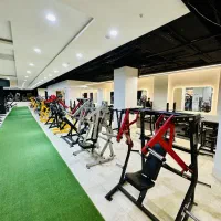 کارگر باشگاه بدنسازی