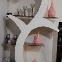 استند مدرن با وسایل
