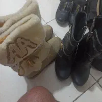 کفش یه جفت دمپایی