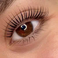 اکستنشن مژه و لیفت ابرو و مژه|خدمات آرایشگری و زیبایی|رشت, گلسار|دیوار