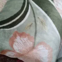 دوتا پتو  یکی گلبافت دونفره و یکی یکنفره معمولی|رختخواب، بالش، پتو|تهران, افسریه جنوبی|دیوار