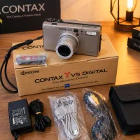 دوربین کلکسیونی CONTAX بدنه تیتانیوم