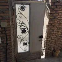 یک در نو به فروش می رسد