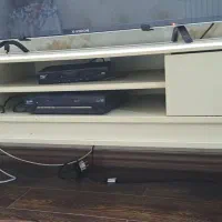 میز تلویزیون کار کرده