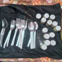 نمکدان  و قاشق و چنگال