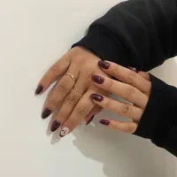 ترمیم و کاشت ناخن با افر ویژه