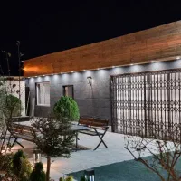 باغ-ویلا-خاص-با-نورپردازی-مدرن-روبروی-اشترجان