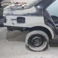 شاگرد نقاش خودرو.