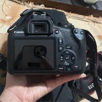دوربین کنون D2000