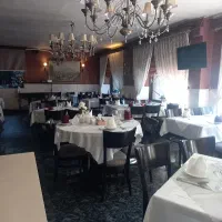 صندق دار سالن کار و ظرف شور آقا