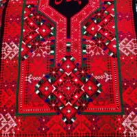 فقط تیکه ای میدوزم