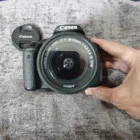 دوربین عکاسی کانن مدل EOS 700D به همراه متعلقات