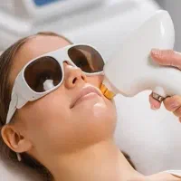 لیزر موهای زائد و ساکشن تخصصی غبغب در مطب پزشک