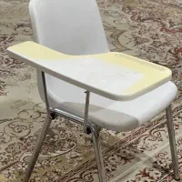 صندلی دسته دار فایبرگلاس در حد نو