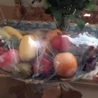 کشکول و میوه مصنوعی