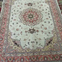 یک عدد فرش شیش متری ماشینی تمیز