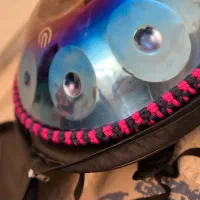 هنگ درام نو|درام و پرکاشن|کیش, |دیوار