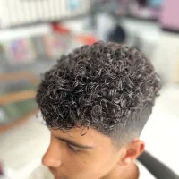 آموزش و خدمات آرایشگاه مردانه (فر شش ماهه تخصصی)