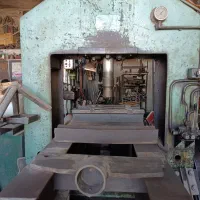 دستگاه پرس با توان ۲۰۰ تن فشار