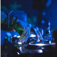 موزیک و دیجی