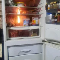 یخچال بزرگ وتمیزاصلاپوسیدگی ندارد
