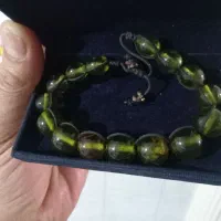 دستبند کهربا ونگین|کلکسیون اشیاء عتیقه|گرگان, |دیوار