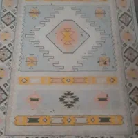 یک عدد قالیچه  به فروش می رسد