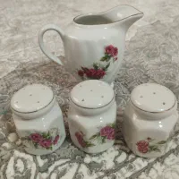 تعدادی ظرف گل سرخی کاملا نو بدون استفاده|ظروف سرو و پذیرایی|اصفهان, شهرک زاینده رود|دیوار