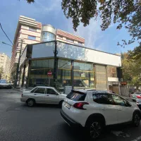 ۳۰۰ متر مغازه