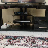 میز تلویزیون شیشه ای