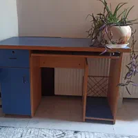 میزتحریر وفرش درحد نو