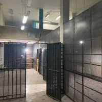 240 متر مغازه با بالکن 2 دهنه|اجارهٔ مغازه و غرفه|تهران, امام خمینی|دیوار