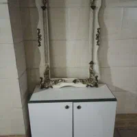 کمد و قاب اینه .