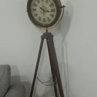 ساعت ایستاده