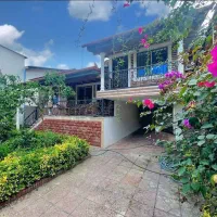 باغچه-ویلای-سرسبز-سندتکبرگ-260متری