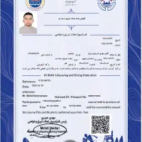 آموزش شنا (پذیرش از ۵ سال به بالا)