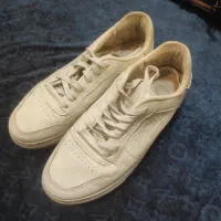 تعداد کفش کتونی مجلسی بچه گانه