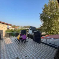 ویلااستخردار۲خواب همراه با روف گاردن مستقیم ازمالک