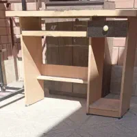 میز کامپیوتر کاملا سالم