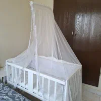 تخت کنار مادر نوزاد|تخت و صندلی بچه|هشتگرد, فاز ۳ مهستان|دیوار