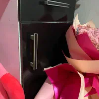 میز تحریر و لپ تاپ