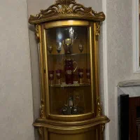 ویترین چوبی طلایی کاملا سالم|بوفه، ویترین، کنسول|تهران, ولنجک|دیوار