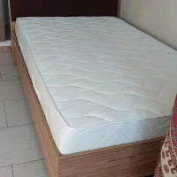 تخت و تشک یک شکل