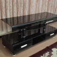میز شیشه ای تلویزیون