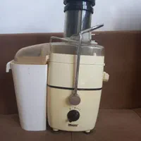 دو تا آبمیوه گیری کار کرده