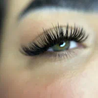 استخدام مژه کار