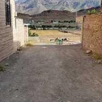 ۱۲۰۰ متر زمین