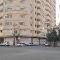 مغازه ۳۵۰ متر در خیابان امین ارمغان