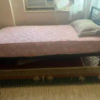 تخت یک نفره فرفروژه  ویک عدد خوشخواب سالم